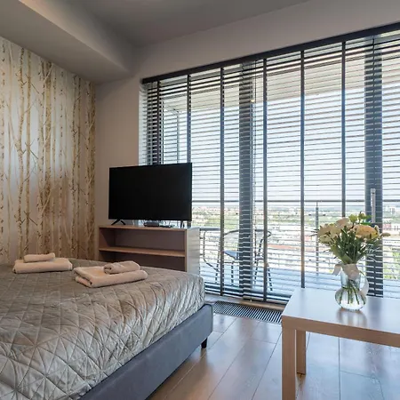 Capital Towers Sunrise Premium 14 Pietro / 14th Floor Apartment