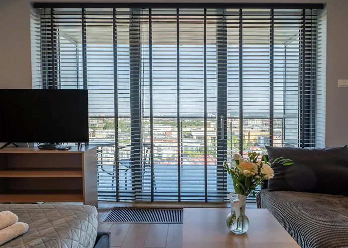 Capital Towers Sunrise Premium 14 Pietro / 14th Floor Apartment