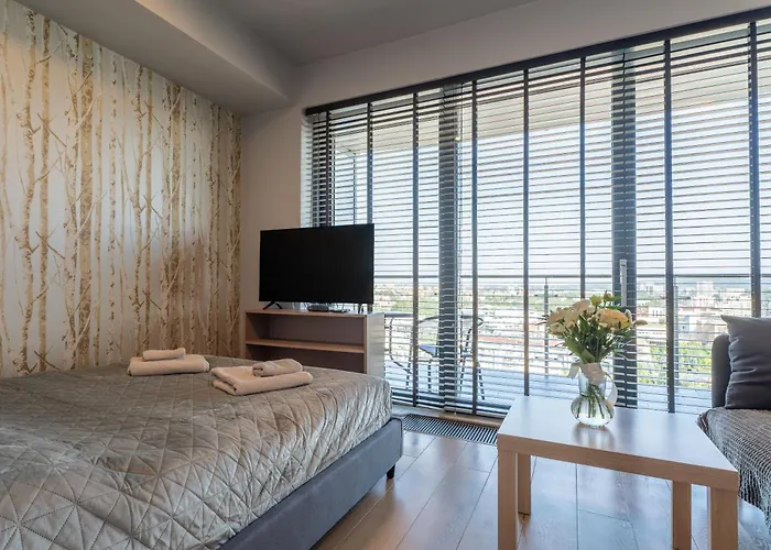 Capital Towers Sunrise Premium 14 Pietro / 14th Floor Apartment